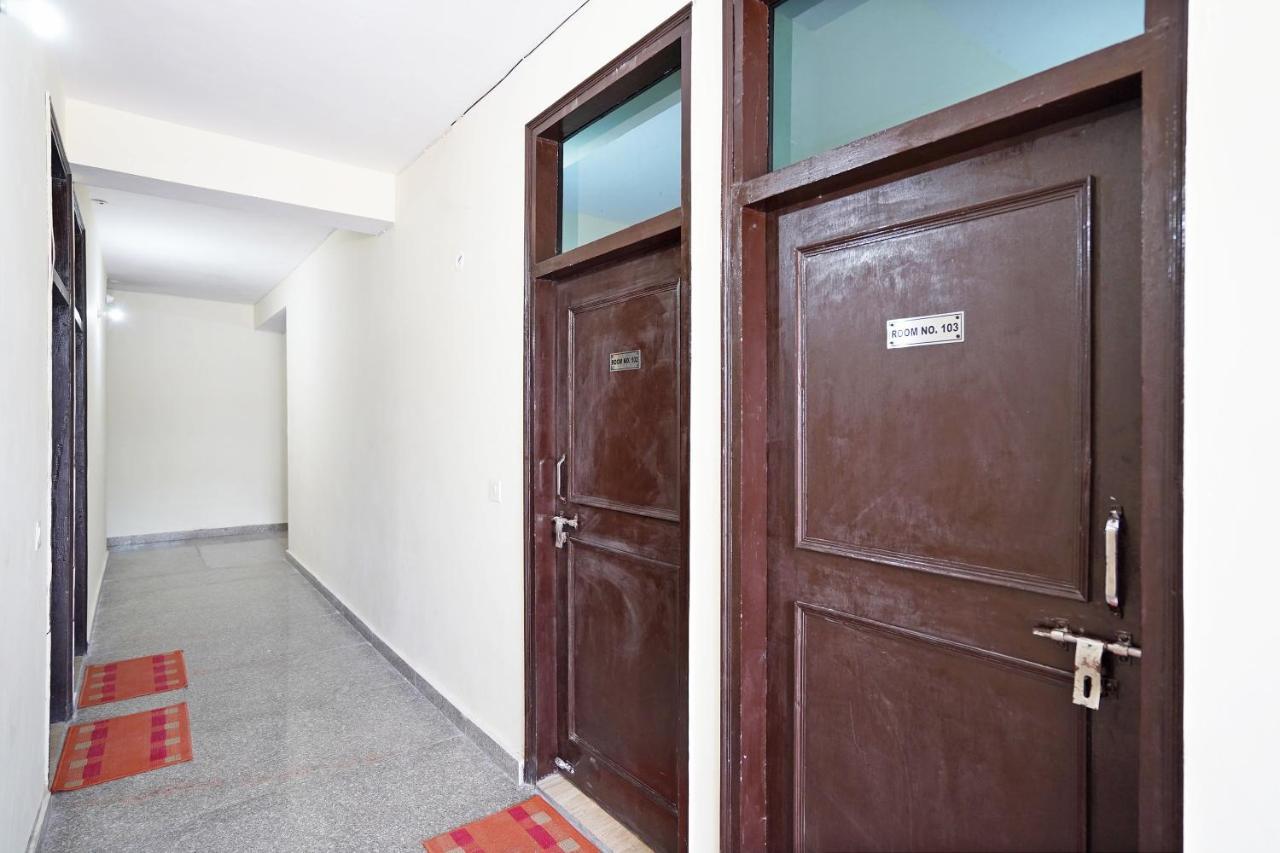 Oyo 46744 Hotel Yash New Delhi Exterior foto
